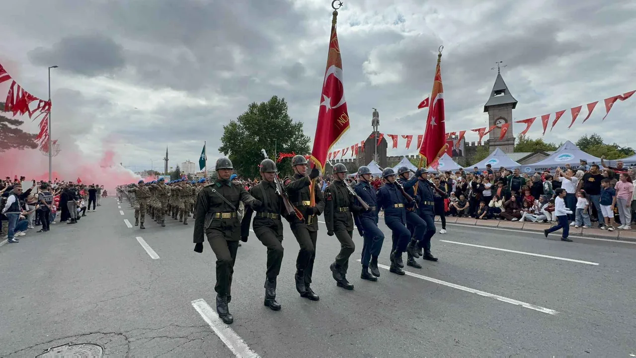 Vali Çiçek’ten Kayseri Meydanı’ndan Güçlü Mesaj: “Biz Hep Var Olacağız, Bedel Ödedik, Bedel Ödeyeceğiz” — haber görseli