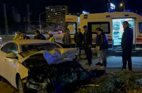 Kayseri Beyazşehir’de iki otomobil çarpıştı! 4 Yaralı — haber görseli