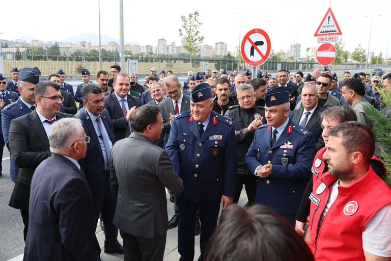 Kayseri Valisi Gökmen Çiçek, Hava İkmal’in 100. yıl etkinliğine katıldı — haber görseli