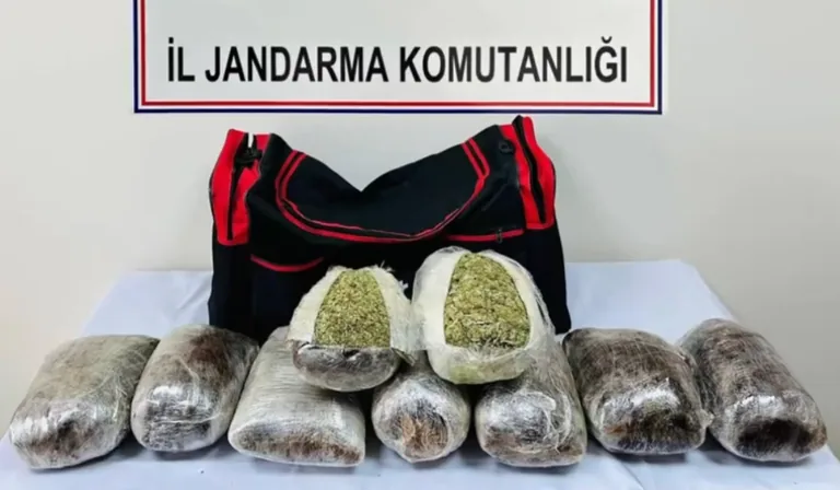 14 ilde 'Narkoçelik-1' Operasyonu!1 TON Uyuşturucu Ele Geçirildi — haber görseli