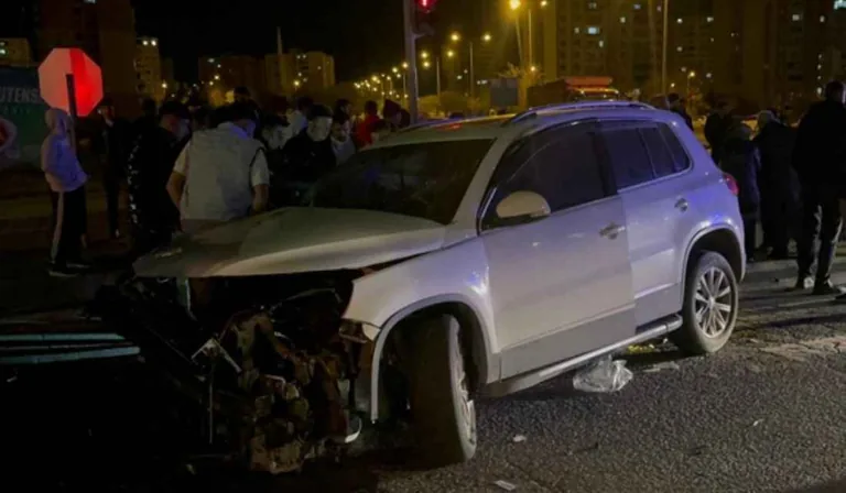 Kayseri Beyazşehir’de iki otomobil çarpıştı! 4 Yaralı — haber görseli