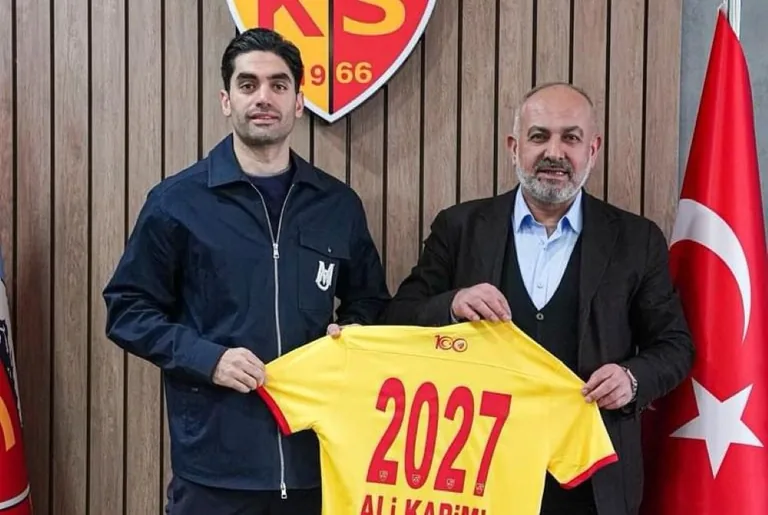 Kayserispor’da Ali Karimi’nin sözleşmesi 3 sene daha uzatıldı — haber görseli