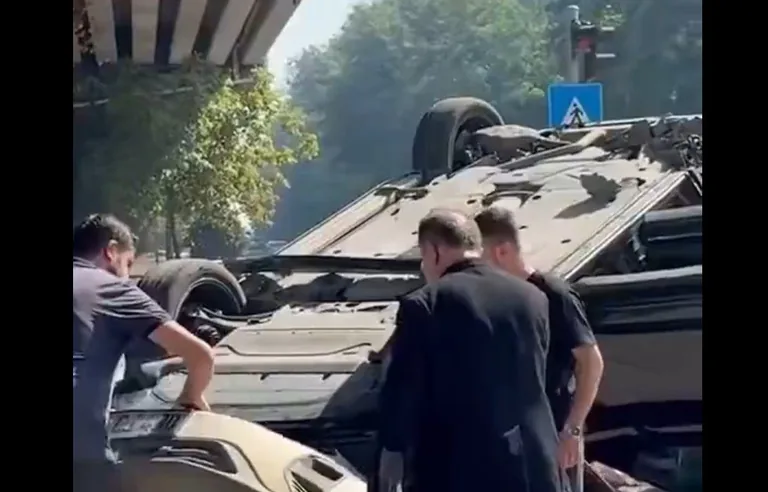 2,6 MİLYON TL’LİK OTOMOBİLİ SATIN ALDI, 1 SAAT SONRA TAKLA ATTI! — haber görseli