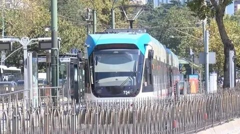 Beyoğlu’nda Tramvay Raydan Çıktı! Yolcular Tahliye Edildi — haber görseli