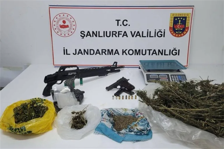 Şanlıurfa Suruç’ta Jandarmadan Operasyon: Şüphelinin Evinden Cephanelik Çıktı — haber görseli
