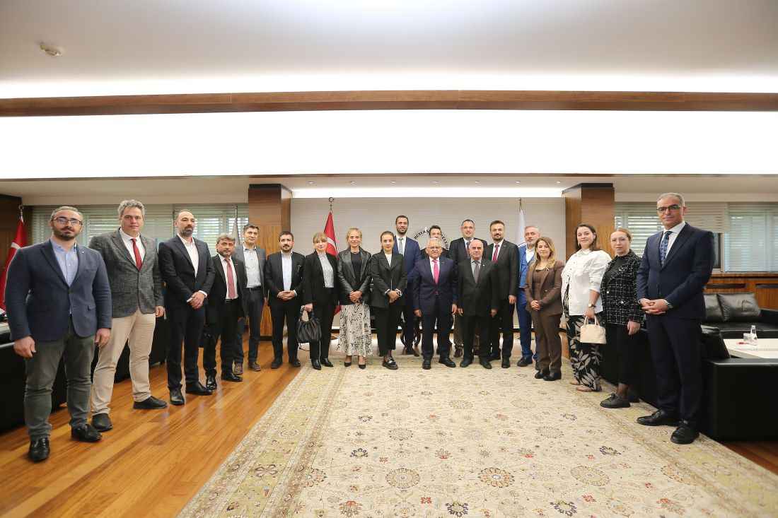 dr-memduh-buyukkilic-turizm-haftasi-dolayisiyla-kayseri-il-kultur-ve-turizm-muduru-sukru-dursun-ve-beraberindeki-heyeti-makaminda-kabul-etti