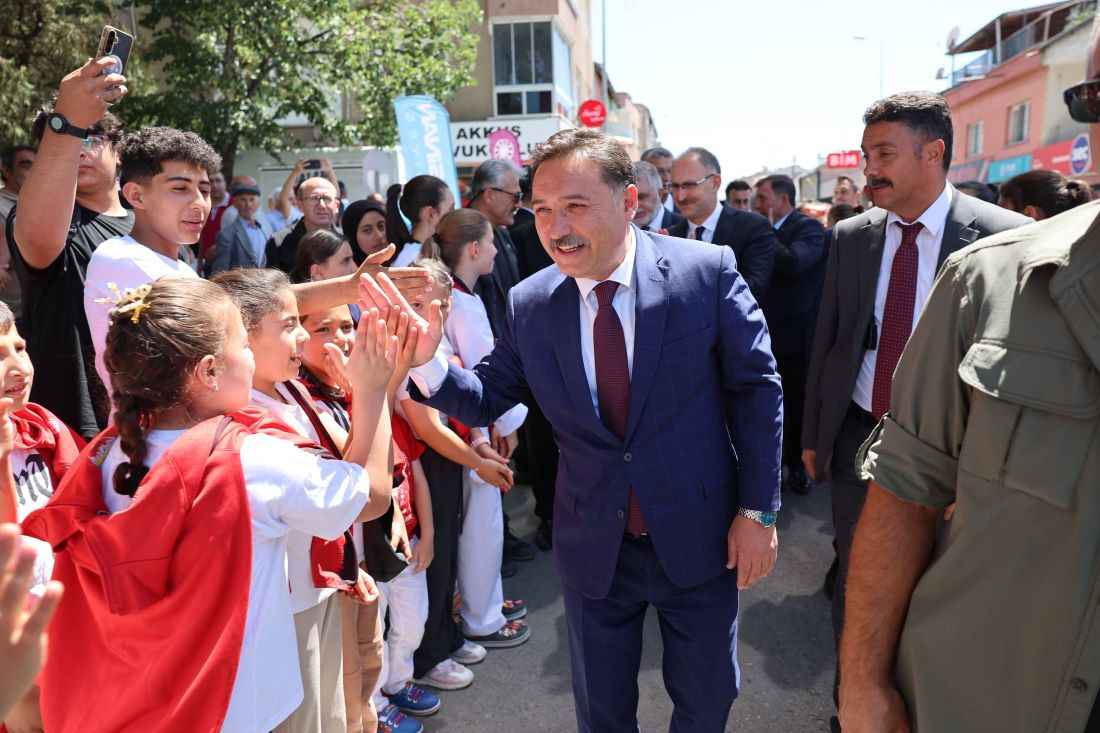 kayseri-valiliginin-destekledigi-erva-spor-okullari-buyumeye-devam-ediyor-erva-spor-okullari-15-bin-gence-ulasti