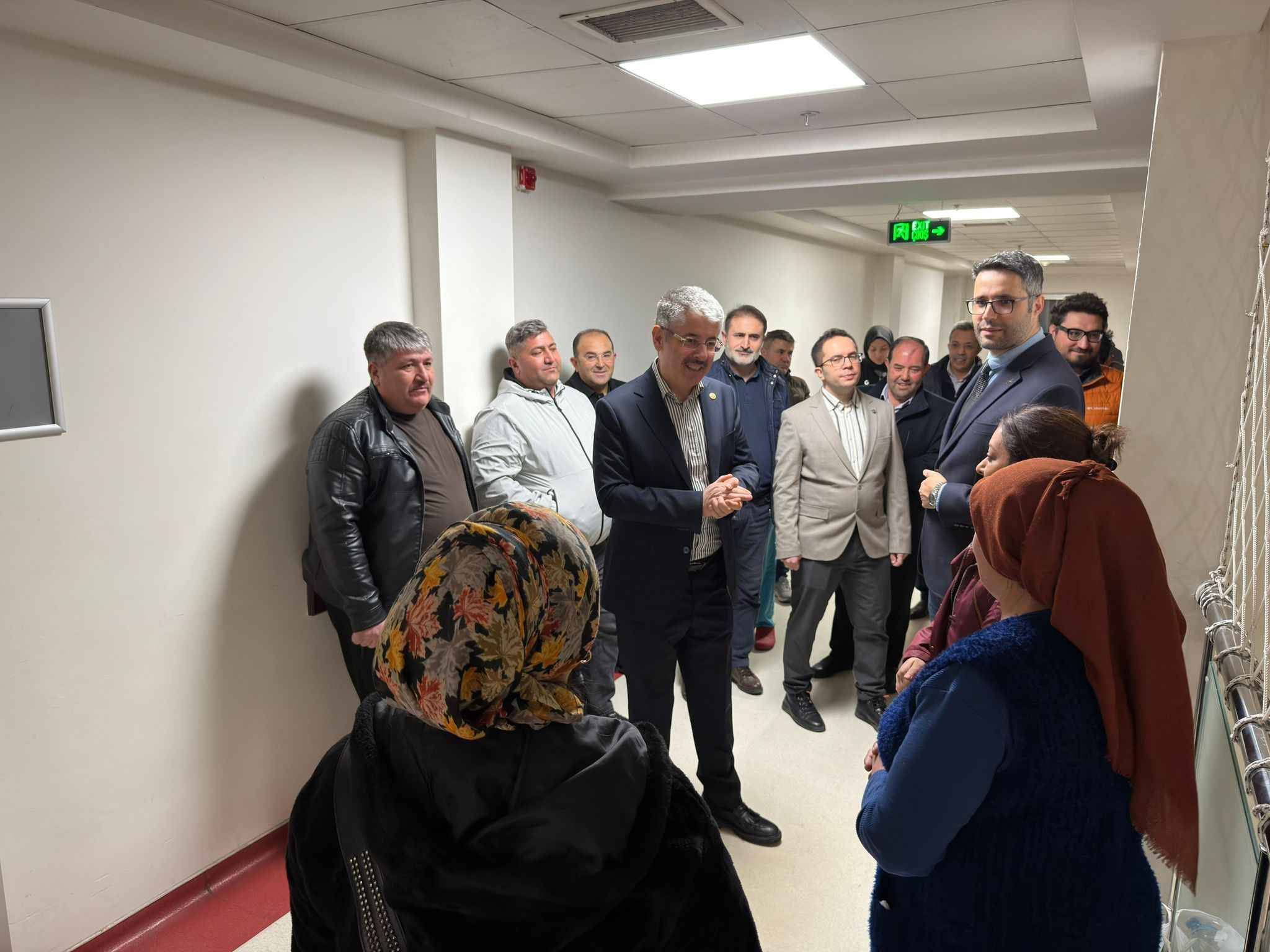 ak-parti-kayseri-milletvekili-saban-copuroglu-saglik-hizmetlerini-yerinde-incelemek-ve-hasta-cocuklara-moral-vermek-amaciyla-emel-mehmet-tarman-kadin-dogum-ve-cocuk-klinigini-ziyaret-etti