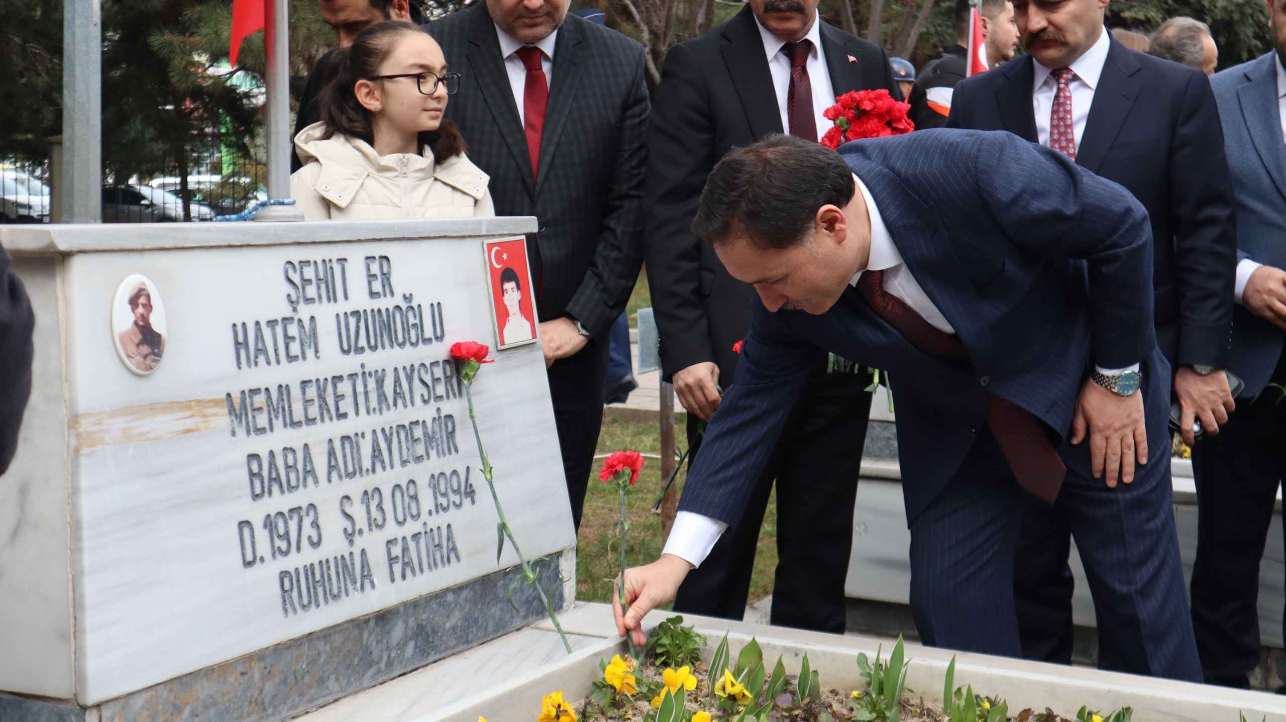 kayseride-18-mart-sehitleri-anma-gunu-ve-canakkale-deniz-zaferi-kapsaminda-duzenlenen-torende-konusan-gokmen-cicek-dunyadaki-savaslara-dikkat-cekerek-turkiyedeki-huzurun-korunmasi-icin-birlik-ve-beraberlik-cagrisi-yapti