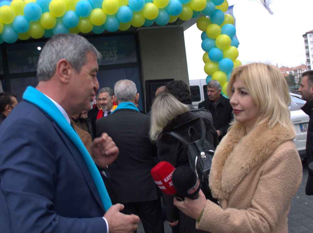 siyasette-hareketli-gunlerin-yasandigi-su-gunlerde-iyi-parti-buyuksehir-belediye-baskan-adayi-kazim-yucel-de-calismalarina-ara-vermeden-devam-ediyor