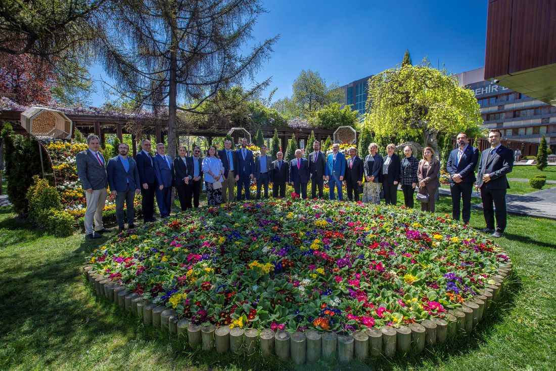 dr-memduh-buyukkilic-turizm-haftasi-dolayisiyla-kayseri-il-kultur-ve-turizm-muduru-sukru-dursun-ve-beraberindeki-heyeti-makaminda-kabul-etti
