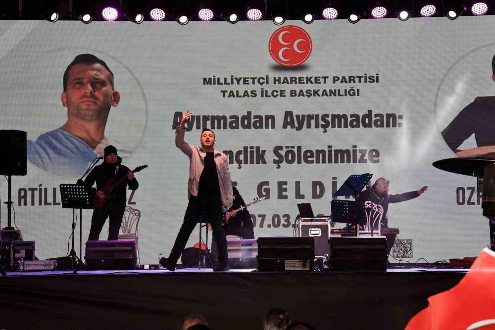 talas-belediye-baskani-ve-cumhur-ittifaki-baskan-adayi-mustafa-yalcin-mhp-ilce-teskilati-tarafindan-duzenlenen-ayirmadan-ayrismadan-genclik-solenine-katildi