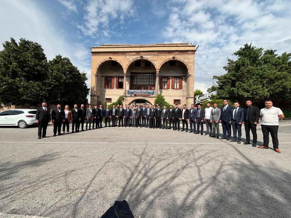 ahiler-is-ve-dayanisma-dernegi-tarafindan-ahilik-haftasi-kapsaminda-duzenlenen-program-is-dunyasi-kamu-siyasi-parti-ve-meslek-kuruluslarinin-temsilcilerini-bir-araya-getirdi