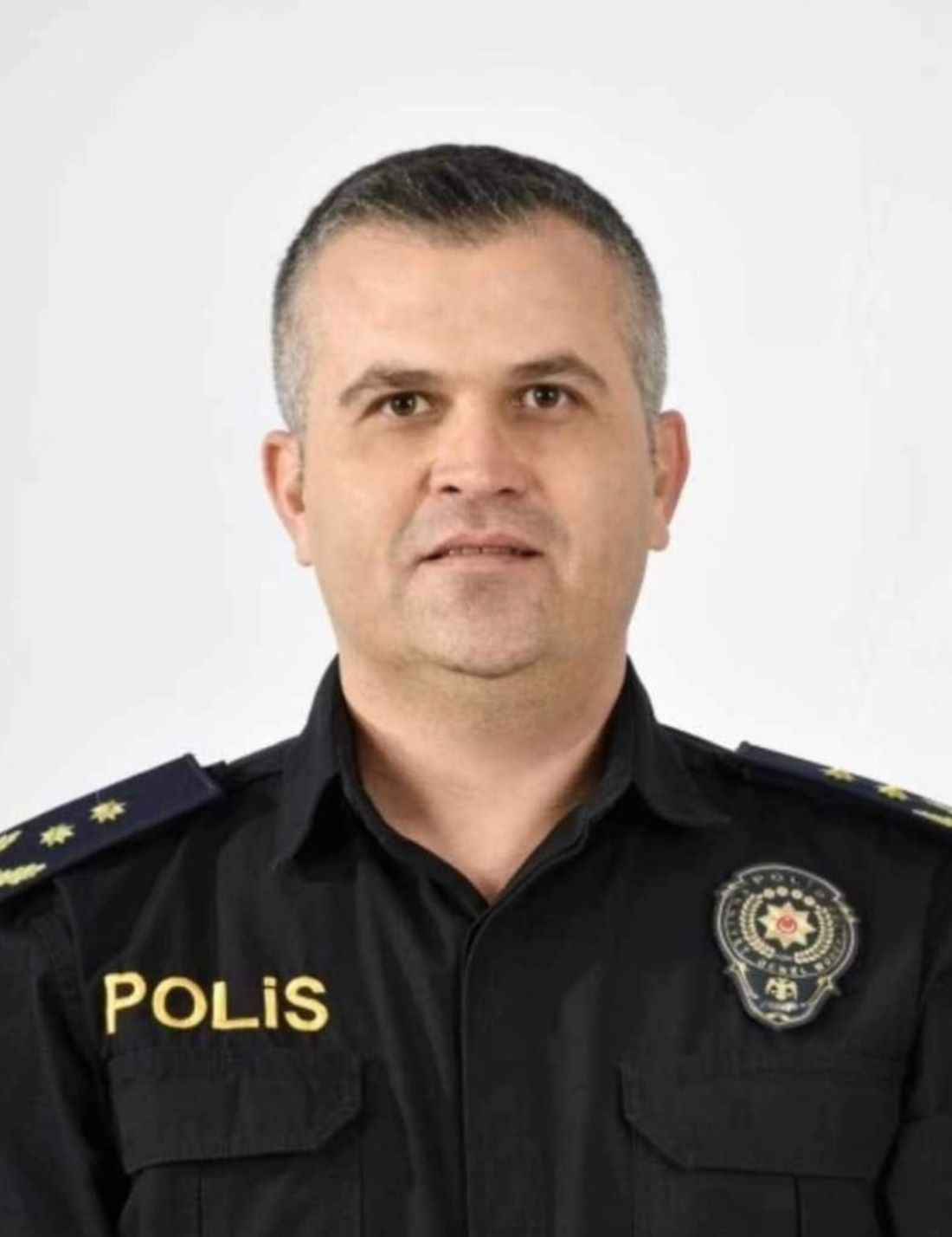 ankarada-gorevli-kayserili-3sinif-emniyet-muduru-ufuk-gurbuz-gecirdigi-kalp-krizi-sonucu-hayatini-kaybetti-gurbuz-dun-son-yolculuguna-ugurlandi