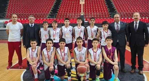kayseri-sampiyonu-bunyan-sehit-cennet-yigit-ortaokulu-ogrencileri-turkiye-sampiyonlugu-yolunda-sivasa-ugurlandi