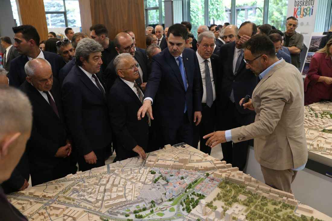 cevre-sehircilik-ve-iklim-degisikligi-bakani-murat-kurum-ile-tarim-ve-orman-bakani-ibrahim-yumakli-kayseri-programlari-kapsaminda-buyuksehir-belediye-baskani-memduh-buyukkilici-ziyaret-etti-gorusmede-kentte-devam-eden-yatirimlar-ve-projeler-ele-alindi
