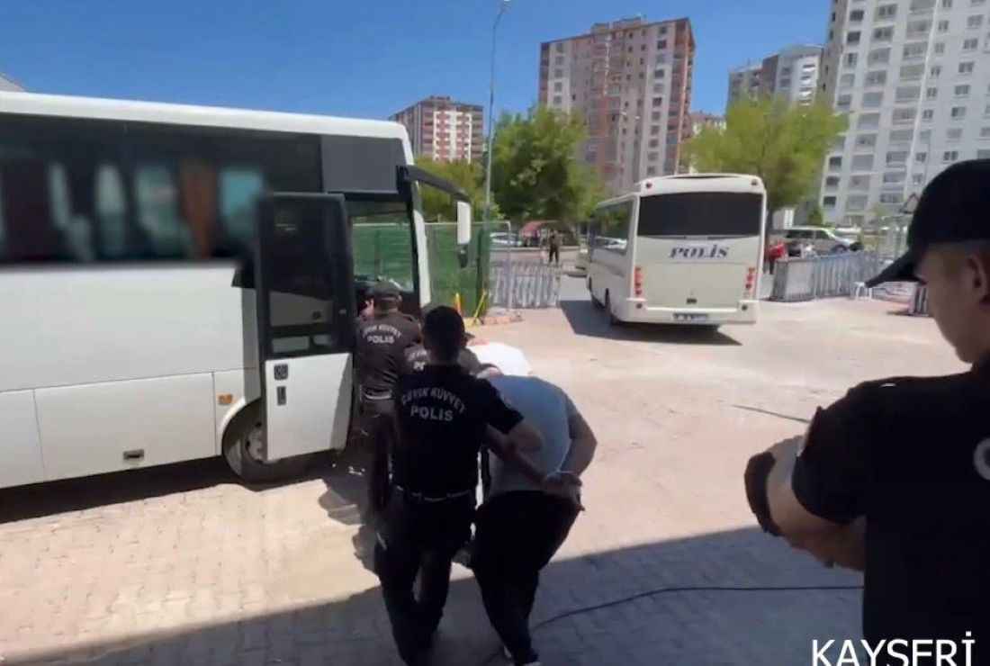 kayseride-uyusturucu-saticilarina-yonelik-duzenlenen-narkokapan-kayseri-sehit-ibrahim-birol-operasyonu-1-kapsaminda-gozaltina-alinan-261-supheliden-211i-tutuklandi