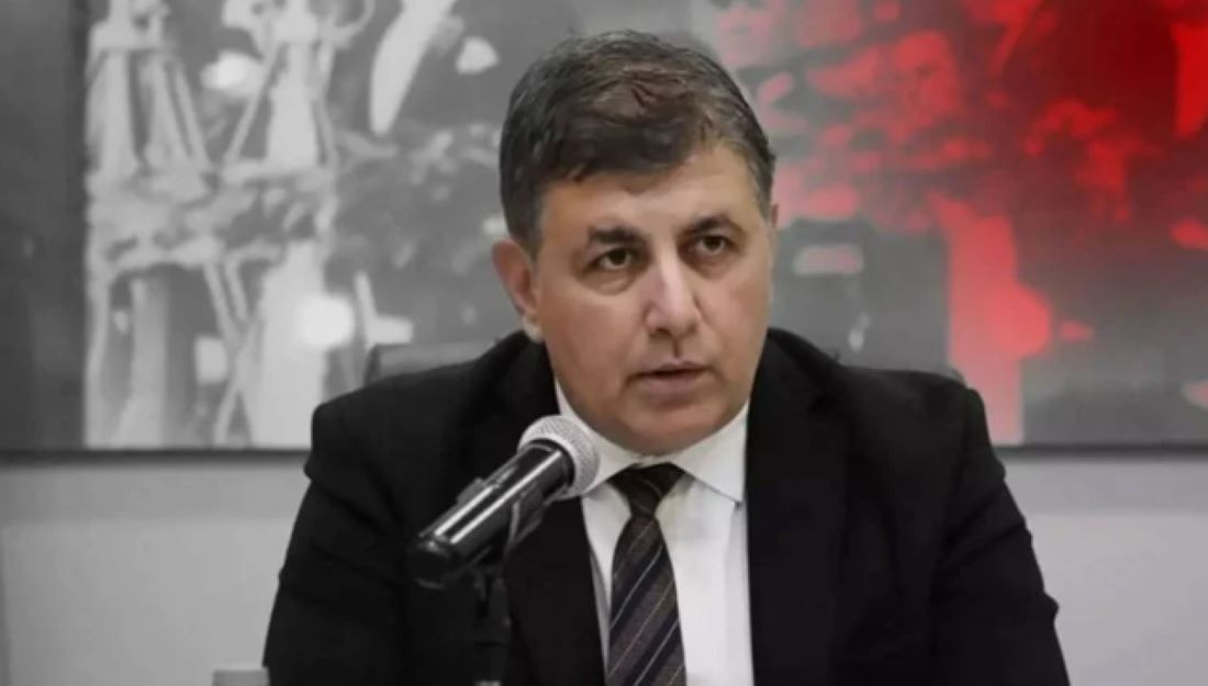 İzmir Büyükşehir Belediye Başkanı Cemil Tugay, 1030 çalışanın işine son verildiğini açıkladı. Sendikaya ise rest çekti: “Sorumlusu sizsiniz.