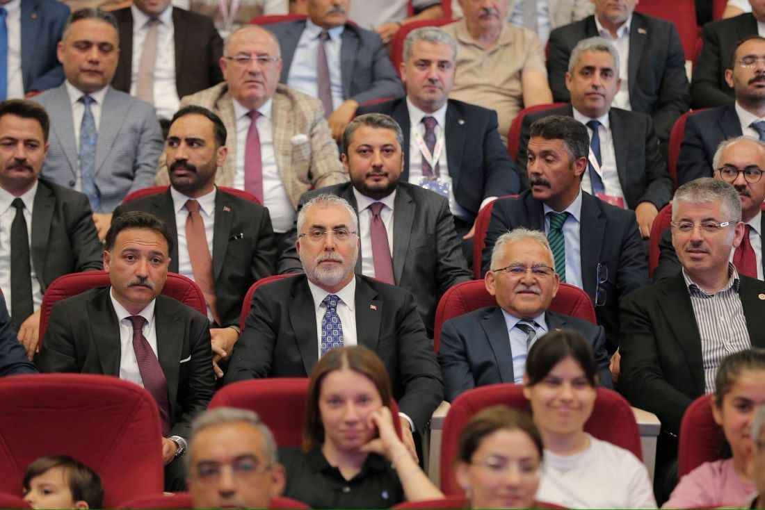 calisma-ve-sosyal-guvenlik-bakani-prof-dr-vedat-isikhan-kayseride-duzenlenen-iste-guvenli-gelecek-is-sagligi-ve-guvenligi-fuari-acilis-torenine-katildi