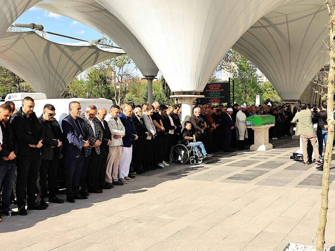kayseride-gecirdigi-kalp-krizi-sonucu-hayatini-kaybeden-mhp-il-baskan-yardimcisi-ali-korkmaz-kilinan-cenaze-namazinin-ardindan-son-yolculuguna-ugurlandi