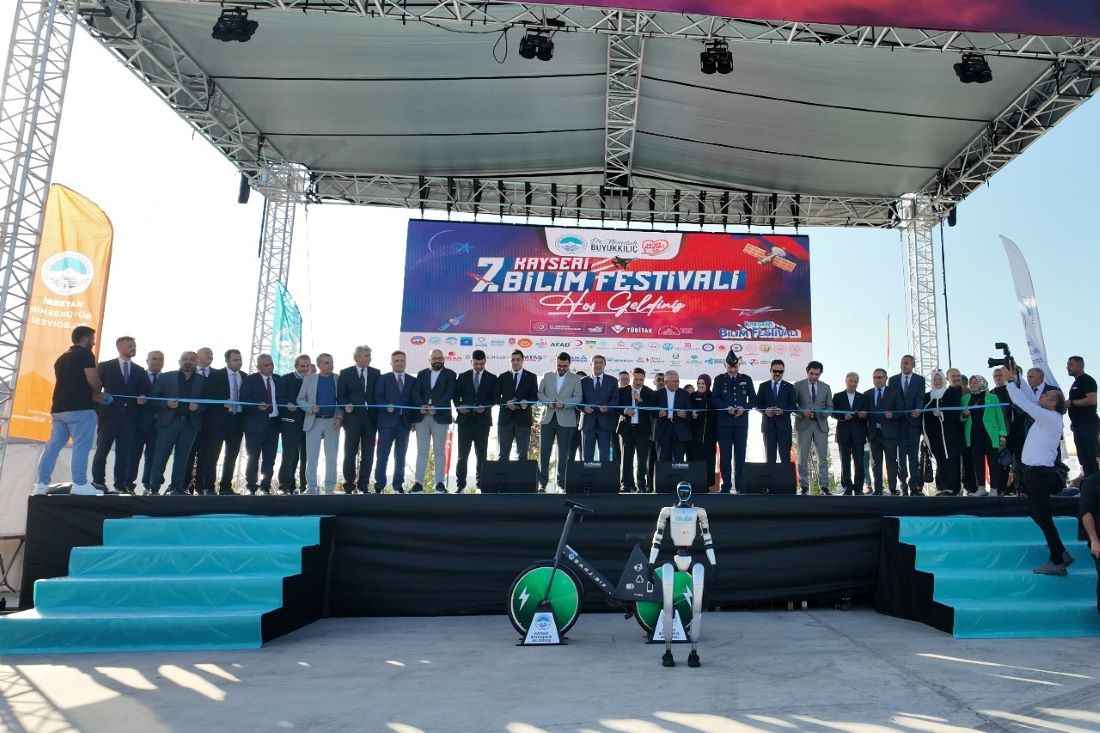 kayseri-buyuksehir-belediye-baskani-dr-memduh-buyukkilic-turkiyenin-milli-teknoloji-hamlesi-isiginda-bilim-ve-teknoloji-tutkunlarini-buyuk-bir-heyecanla-3-gun-boyunca-bir-araya-getirecek-7nci-kayseri-bilim-festivalinin-acilisini-yapti