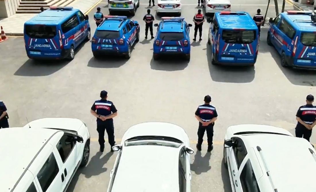 İstanbul merkezli 9 ilde “Yasa Dışı Bahis, Nitelikli Dolandırıcılık ve Bilişim Sistemlerine Girme” suçlarına yönelik jandarma tarafından operasyon düzenlendi