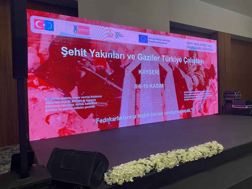 kayseride-duzenlenen-turkiyenin-ilk-sehit-yakinlari-ve-gaziler-calistayi-sehit-ve-gazi-yakinlarinin-sorunlarini-degerlendirmek-icin-toplandi