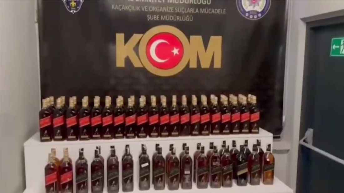 kayseride-polis-ekipleri-tarafindan-8-adrese-yapilan-operasyonda-cok-sayida-sahte-kacak-icki-ele-gecirilirken-yakalanan-8-kisi-hakkinda-adli-islem-baslatildi