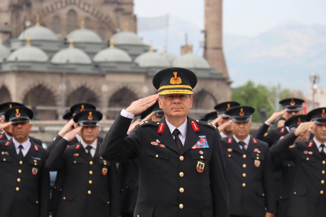 Kayseri İl Jandarma Komutanı Tuğgeneral Hakan Dedebağı ve İl Jandarma personeli, Jandarma Genel Komutanlığı’nın 186’ncı kuruluş yıldönümü etkinlikleri kapsamında anlamlı bir tören düzenledi.