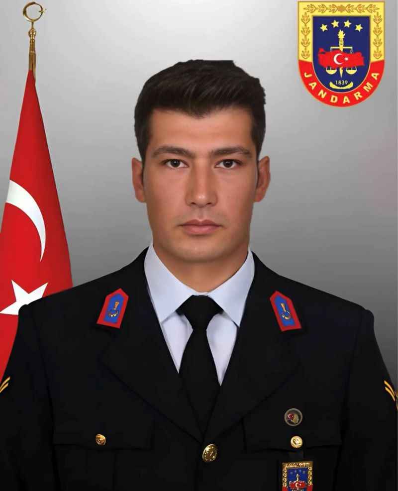 aksaray-il-jandarma-komutanligi-emrinde-gorev-yapan-jasbcvs-kemal-ozgur-ve-httpuzmjvikadcvs-arif-ozdemir-gorevli-olduklari-devriye-aracina-bir-minibusun-arkadan-carpmasi-sonucu-sehit-olmuslardir