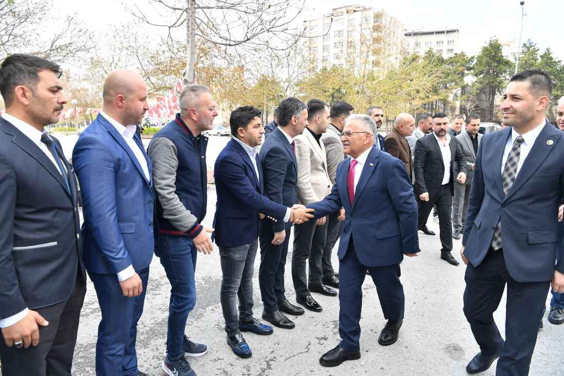 kayseri-buyuksehir-belediye-baskani-dr-memduh-buyukkilic-kayseri-ulku-ocaklari-tarafindan-duzenlenen-bayramlasma-torenine-katildi