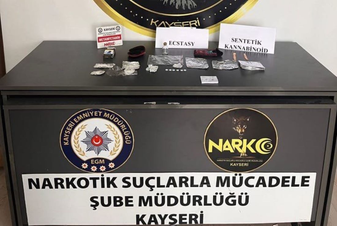 Polis ekiplerince yapılan operasyonda 2 kişi tespit edilerek gözaltına alındı.