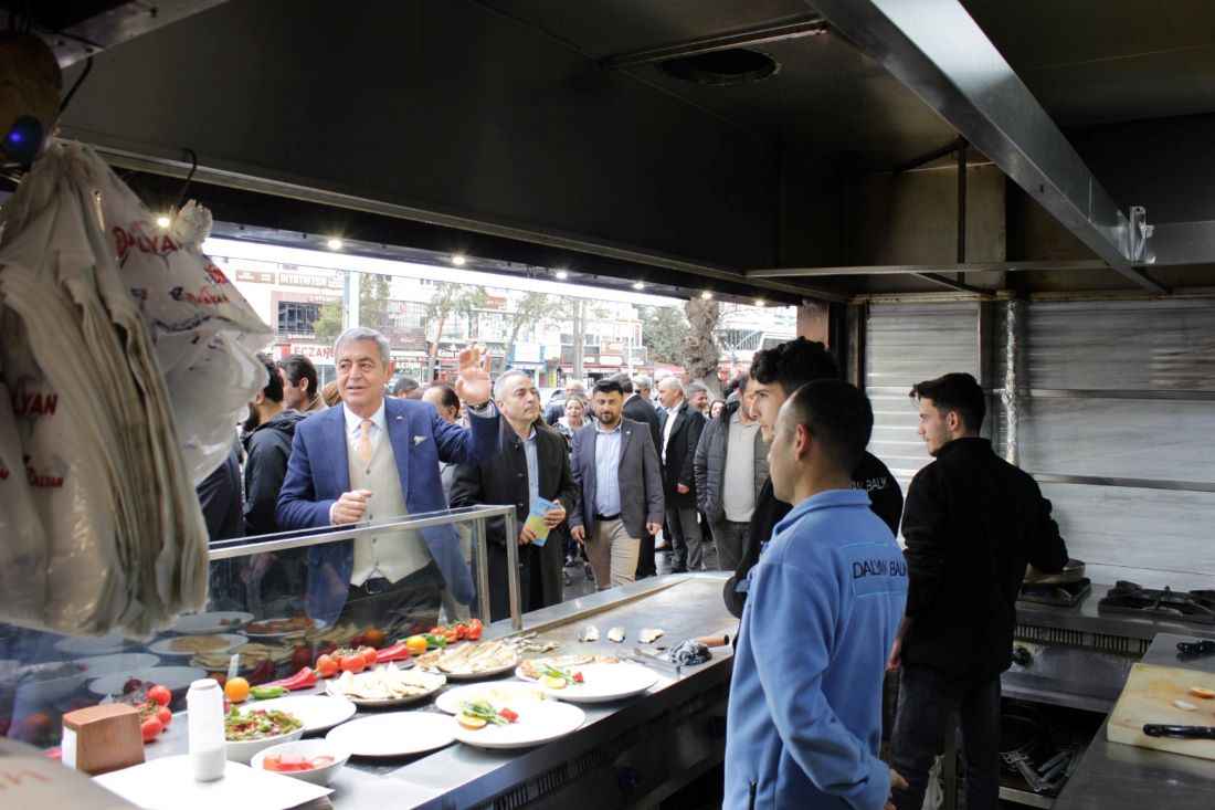 kayseride-siyasi-tansiyon-yukseliyor-kazim-yucelden-ak-partiye-sert-elestiri