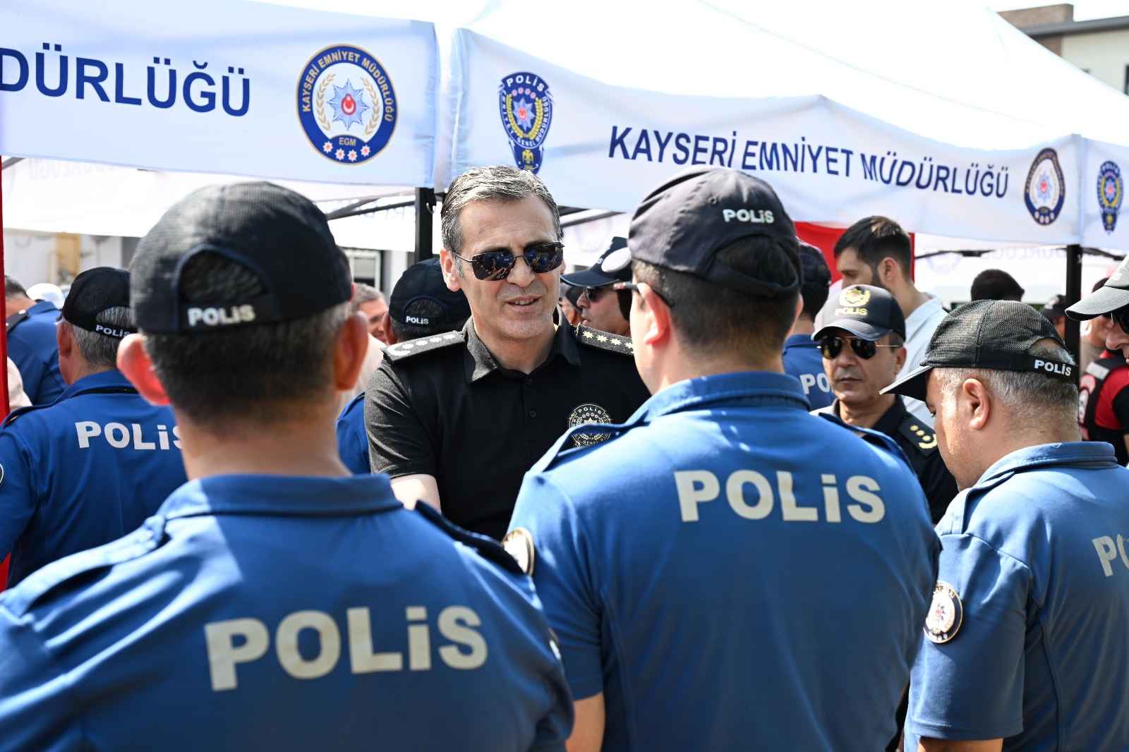 cumhurbaskani-recep-tayyip-erdoganin-imzasiyla-resmi-gazetede-yayimlanan-kararname-kapsaminda-kayseri-il-emniyet-mudurlugune-zonguldak-il-emniyet-muduru-sinan-ergen-atandi-mevcut-il-emniyet-muduru-atanur-aydin-ise-emniyet-genel-mudurlugu-emrine-alindi