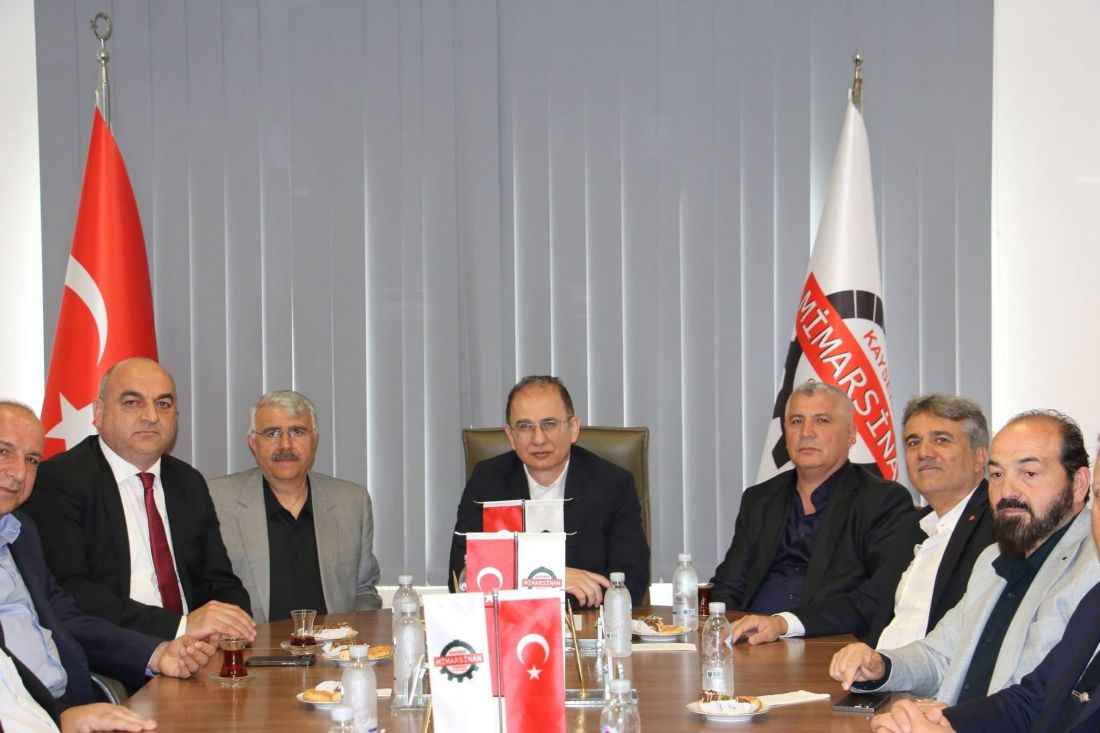 mimarsinan-organize-sanayi-bolgesinde-yapilan-1-olagan-genel-kurulun-ardindan-baskanliga-secilen-mehmet-arar-gorevi-lutfi-carsibasindan-duzenlenen-torenle-devraldi