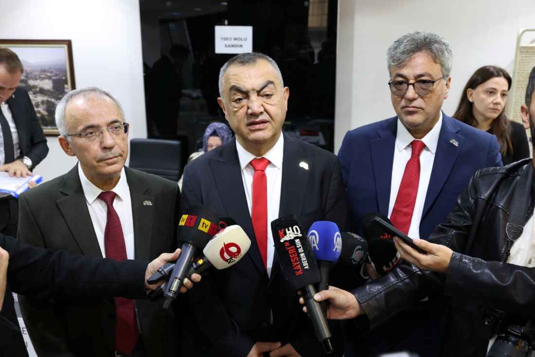 kayso-yonetim-kurulu-baskani-mehmet-buyuksimitci-tek-listeyle-girdigi-secimde-yeniden-baskan-secilerek-guven-tazeledi