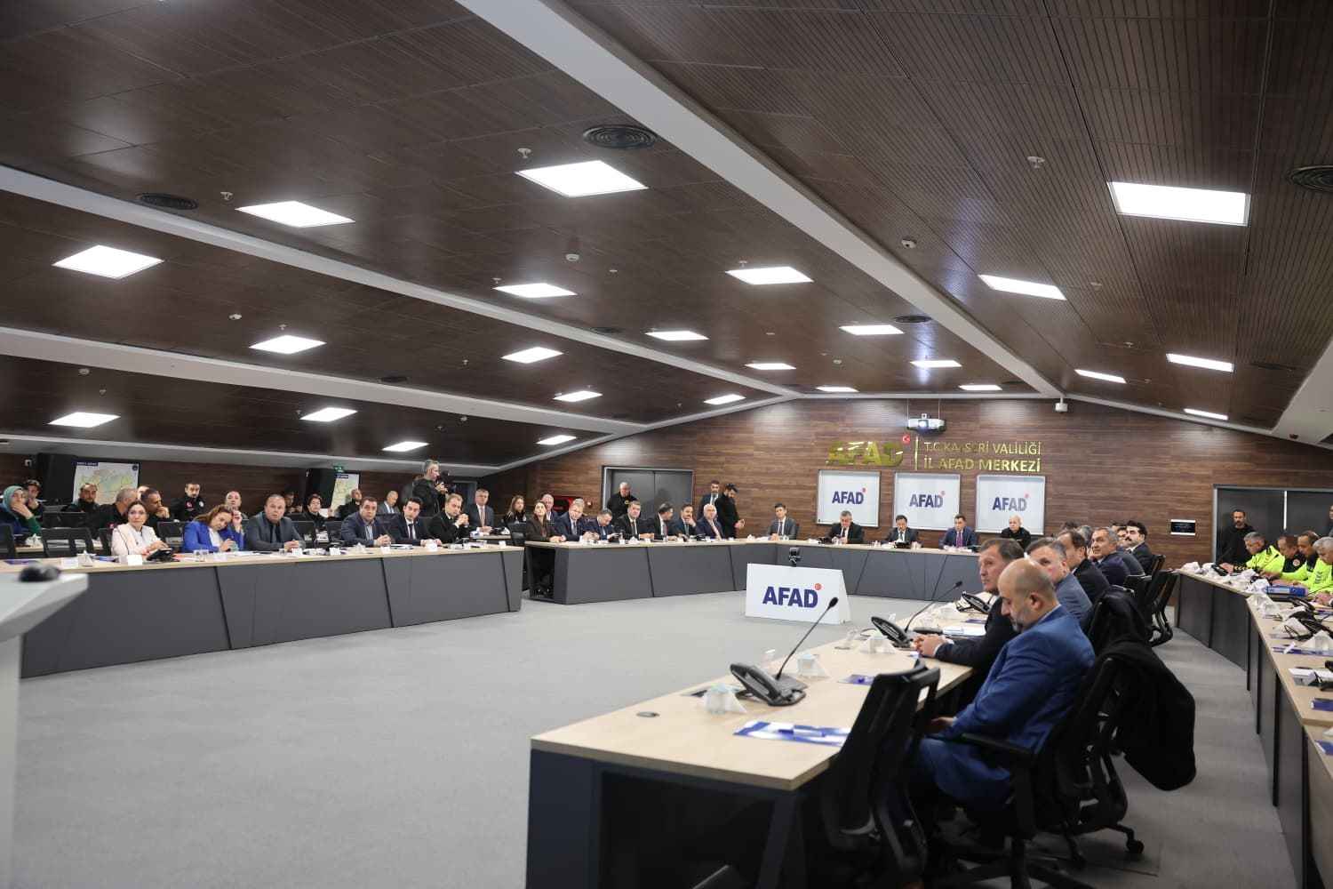 kayseri-sondakika-kis-tedbirleri-koordinasyon-kurulu-toplantisi-kayseri-valisi-gokmen-cicek-baskanliginda-gerceklestirildi