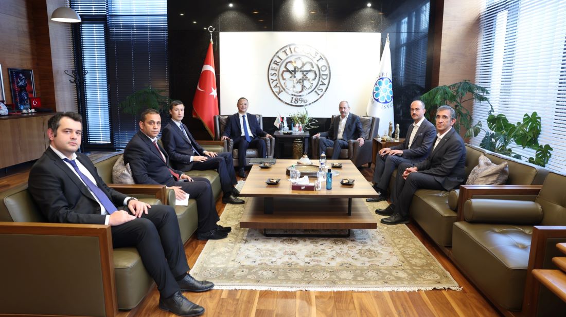 Kayseri Ticaret Odası, Güney Afrika ve Kırgızistan büyükelçilerini ağırladı. Ticaret hacminin artırılması ve yeni iş birliklerinin kurulması için önemli mesajlar verildi.