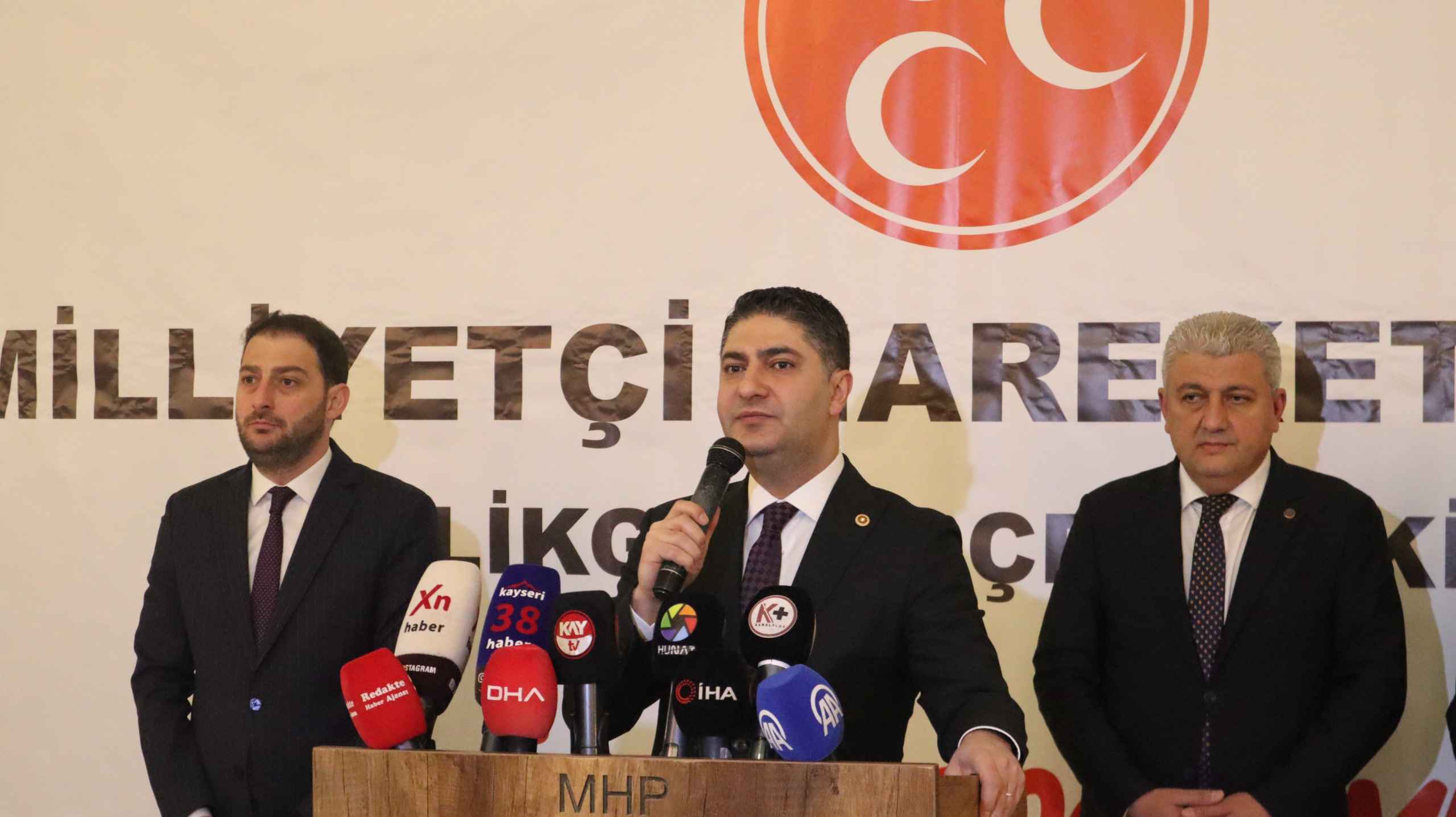 mhp-genel-baskan-yardimcisi-ve-kayseri-milletvekili-ismail-ozdemir-melikgazide-duzenlenen-iftar-programinda-ortadogudaki-gelismelere-ve-turkiyenin-birlik-icinde-guclu-kalmasinin-onemine-dikkat-cekti