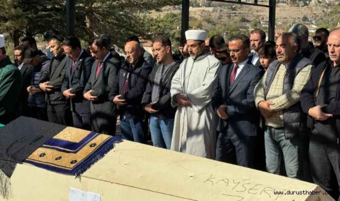 kayseri-sondakika-kmithatpasa-mahallesinde-yolun-karsisina-gecmeye-calisan-8-sinif-ogrencisi-buglem-berra-alptekin-otomobilin-carpmasi-sonucu-yasamini-yitirdi-talihsiz-kiz-bugun-topraga-verildi