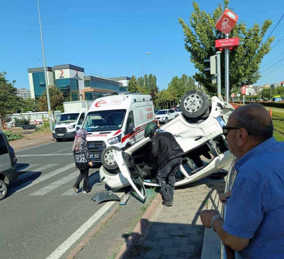 talas-bulvarinda-iki-aracin-carpistigi-kazada-bir-arac-takla-atti-kazanin-etkisiyle-yaralananlar-hastaneye-kaldirildi