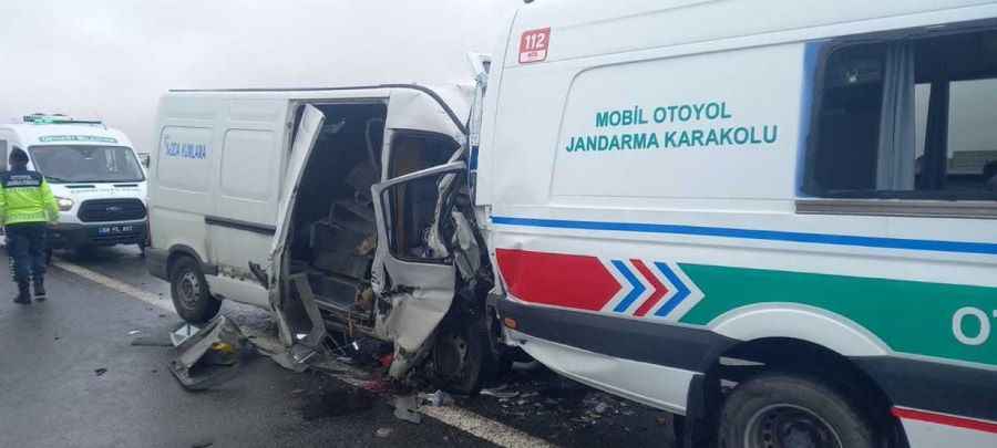aksaray-il-jandarma-komutanligi-emrinde-gorev-yapan-jasbcvs-kemal-ozgur-ve-httpuzmjvikadcvs-arif-ozdemir-gorevli-olduklari-devriye-aracina-bir-minibusun-arkadan-carpmasi-sonucu-sehit-olmuslardir