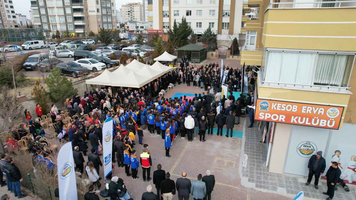 vali-gokmen-cicekin-onculugunde-baslatilan-erva-projesi-kapsaminda-kayseri-esnaf-ve-sanatkrlar-odalari-birligi-tarafindan-melikgazi-ilcesi-ildem-cumhuriyet-mahallesinde-yaptirilan-kesob-erva-spor-kulubu-nun-acilisi-yapildi