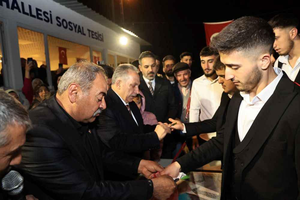talas-belediye-baskani-mustafa-yalcin-ilcenin-kirsal-mahallelerinden-catakdere-de-askere-gidecek-genclerin-heyecanlarina-ortak-oldu