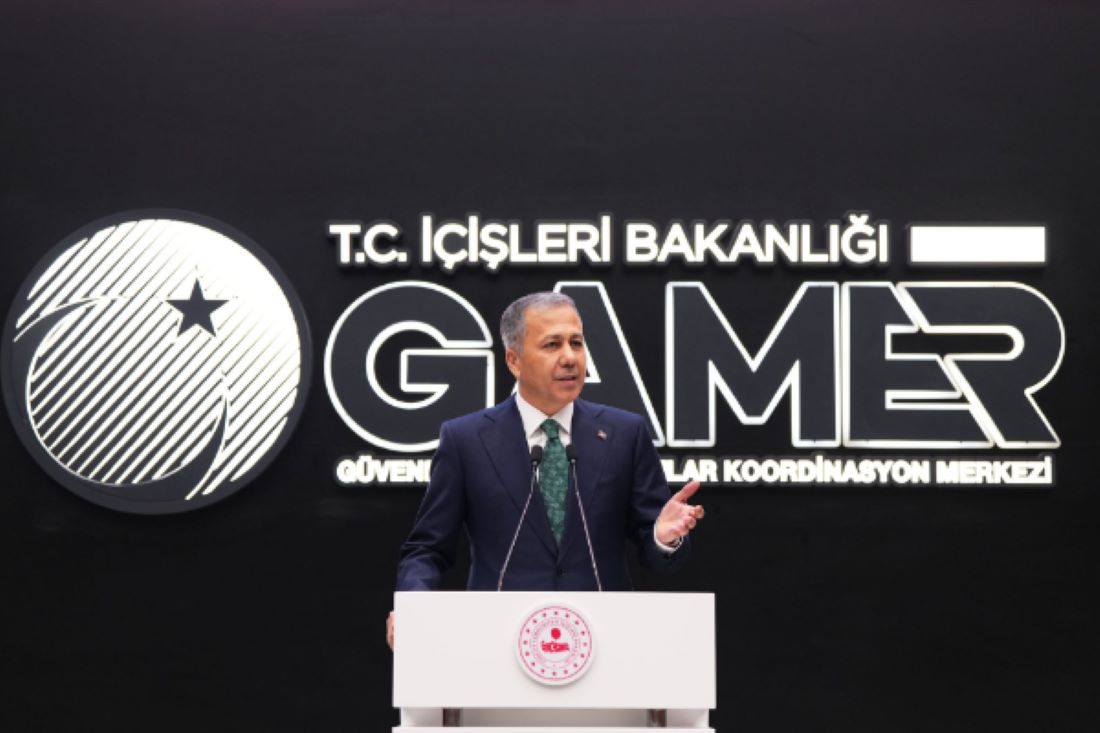 İçişleri Bakanı Ali Yerlikaya, Peygamber Efendimizin karikatürünü çizerek dini değerlere yönelik saygısızlıkta bulunan şahsın gözaltına alındığını açıkladı.