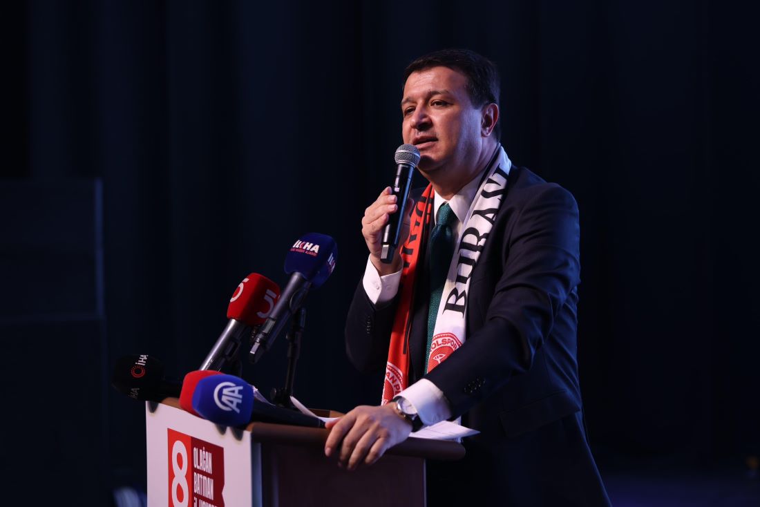 Saadet Partisi Genel Başkanı Mahmut Arıkan, partisinin Batman 8. Olağan İl Kongresi’nde konuştu.
