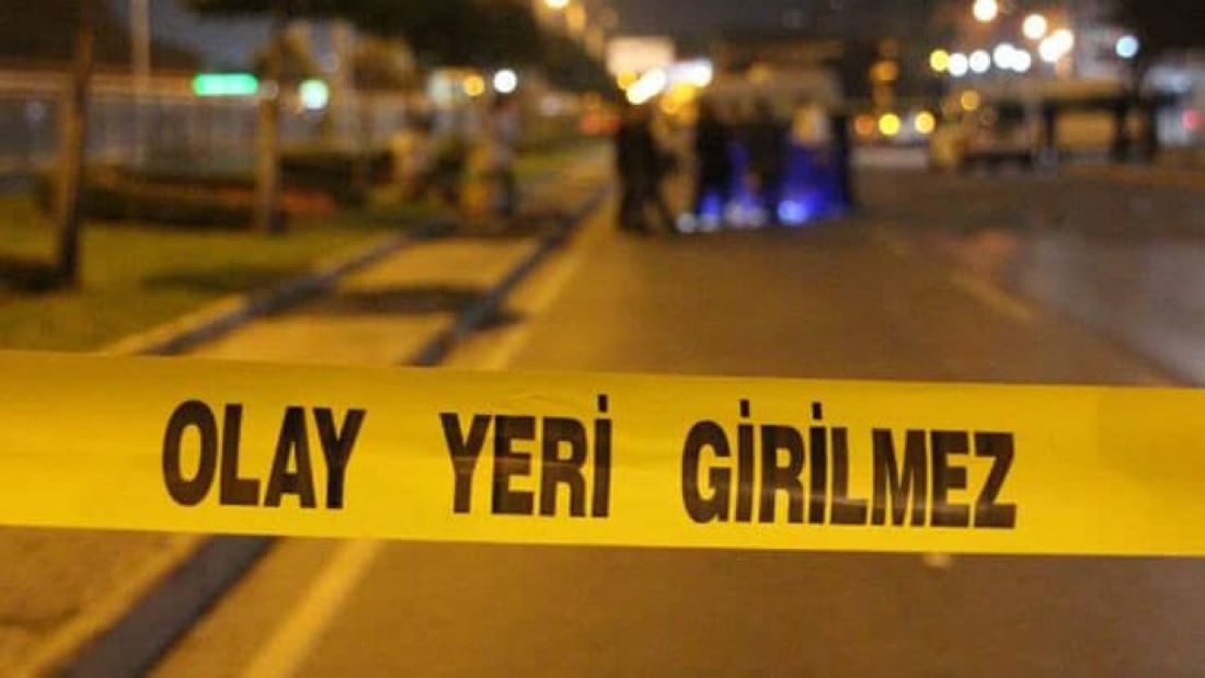 Ankara Yeniçimşit Mahallesi’nde A.M., tartıştığı eşi Z.M.’ye tüfekle ateş açtı, ardından aynı silahla intihar etti.