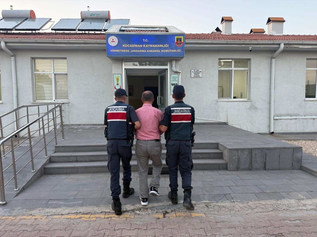 Kayseri İl Jandarma Komutanlığı ekipleri, FETÖ Silahlı Terör Örgütüne üye olmak suçundan aranan ihraç komiser M.Ç.’yi yakaladı