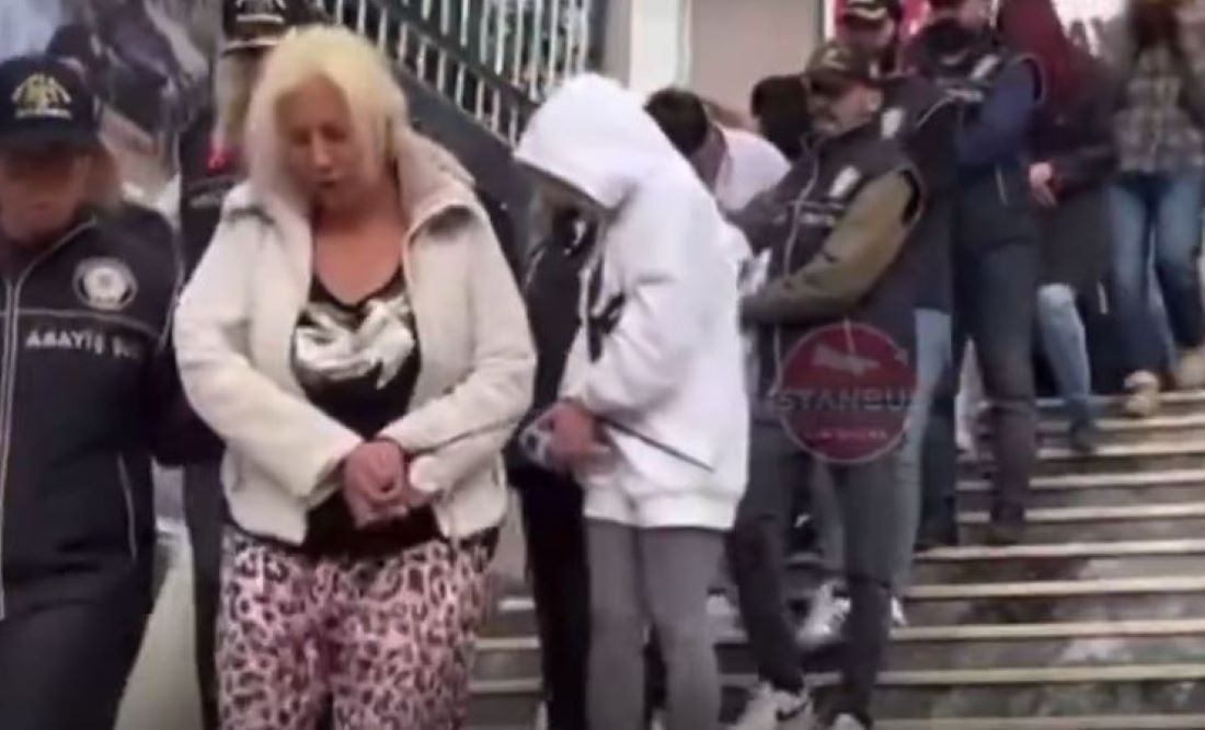 Kadınları “fal” bahanesiyle kandırıp çevresine pazarladığı öne sürüldü. Aralarında falcı kadının da bulunduğu 20 kişi gözaltında!