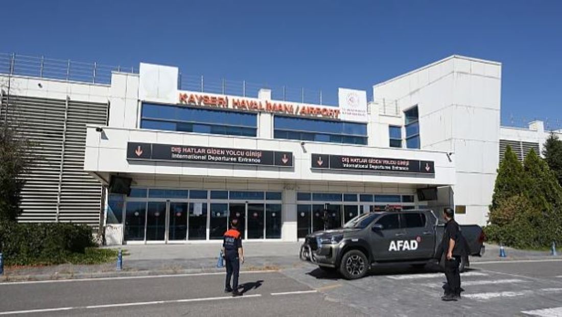 Kayseri Havalimanı'nın eski dış hatlar giden yolcu terminal binası, AFAD'ın lojistik üs merkezine dönüştürülüyor